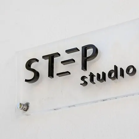 Step アパートホテル *
