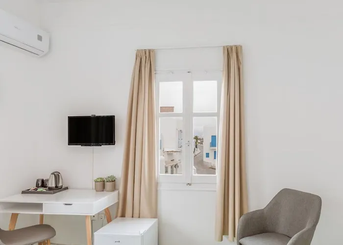 Step 4* Mykonos Town