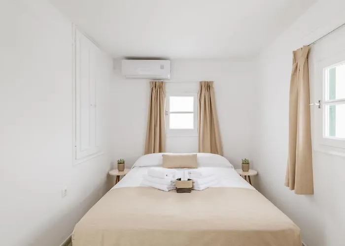 Step Апарт-отель Mykonos Town